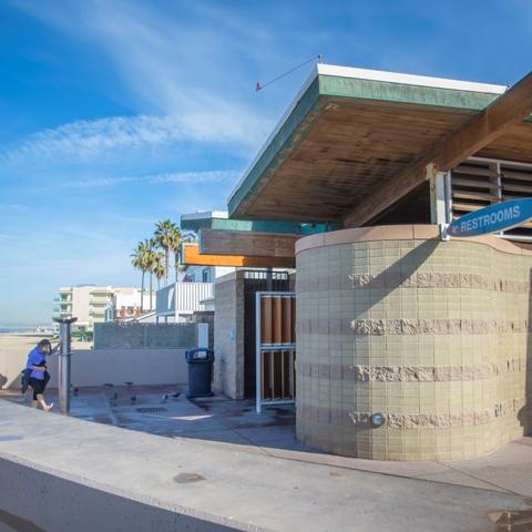 Restroom and outdoor beach shower at Portwood Pier Plaza at the Port of San Diego