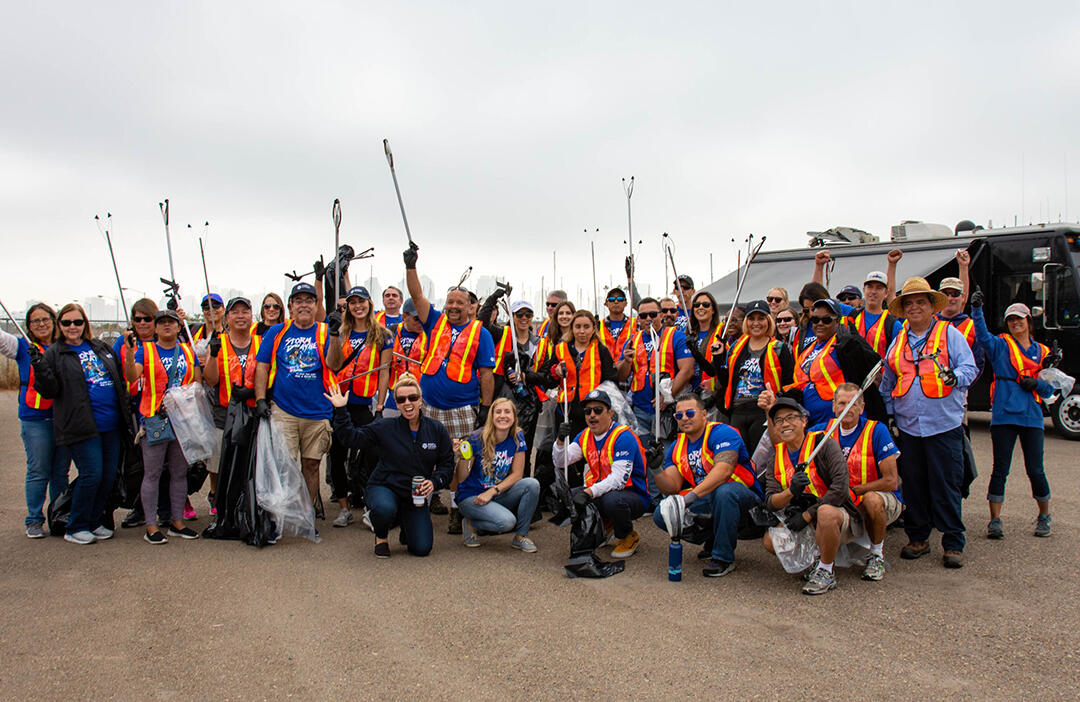 A large group of Port of San Diego Employees at the annual #Thatsmybay Service Day