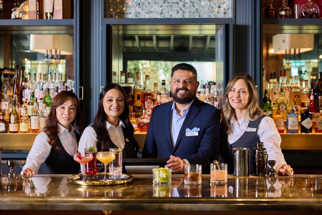 Grab a drink at Mariner's