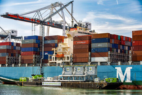 Photo of a vessel with bonnet technology working at the Port of Los Angeles.