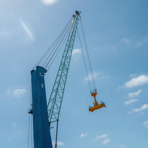 Port of San Diego's All-Electric Mobile Harbor Crane