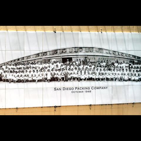 Cannery Workers Tribute, San Diego Packing Company Staff Depiction